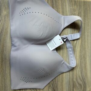 Lululemon Athletica Purple Bra with Seamless Design and Adjustable Straps